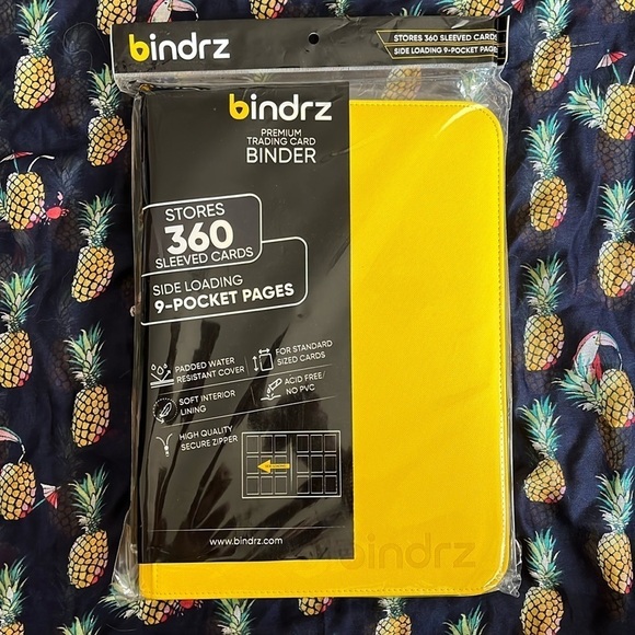 Brand New Yellow Trading Card Zipper Binder Premium Football Baseball Cards - Picture 1 of 14